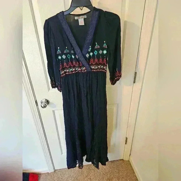 Flying Tomato Navy embroidered boho maxi dress size M - Picture 1 of 7